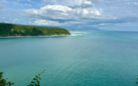 4.4 Hectares on Unspoiled Cliff-Edge in Wanokaka
